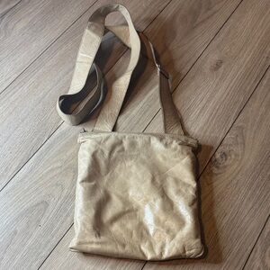 M0851 Tan Crossbody Bag